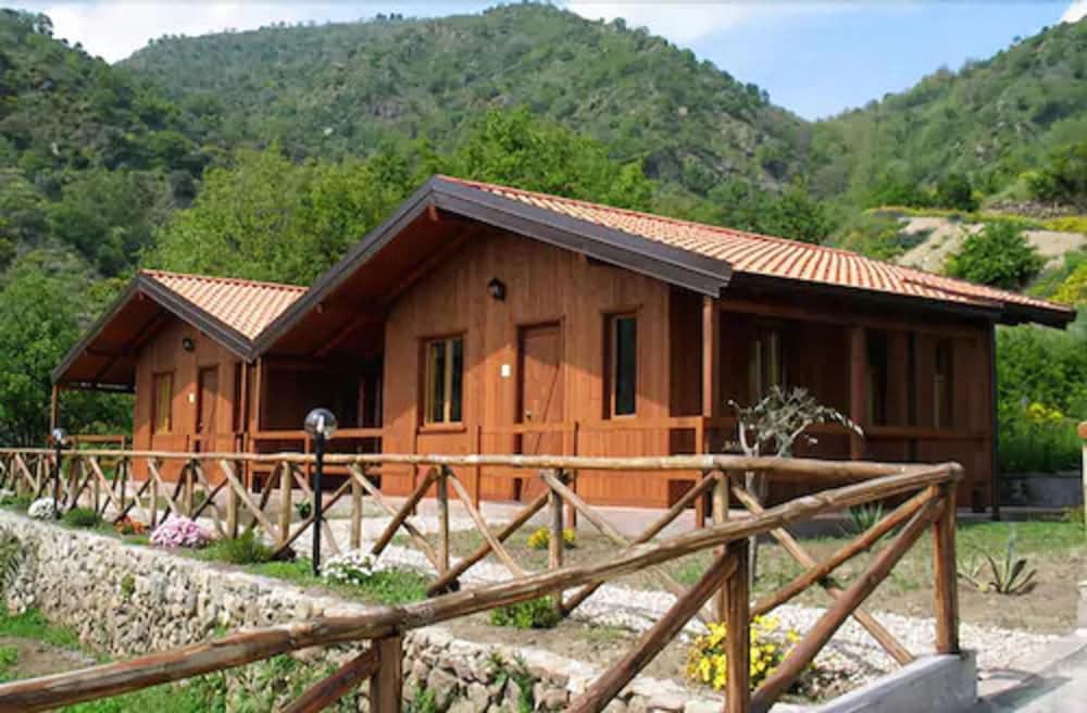 Agriturismo San Cataldo Motta Camastra Bagian luar foto