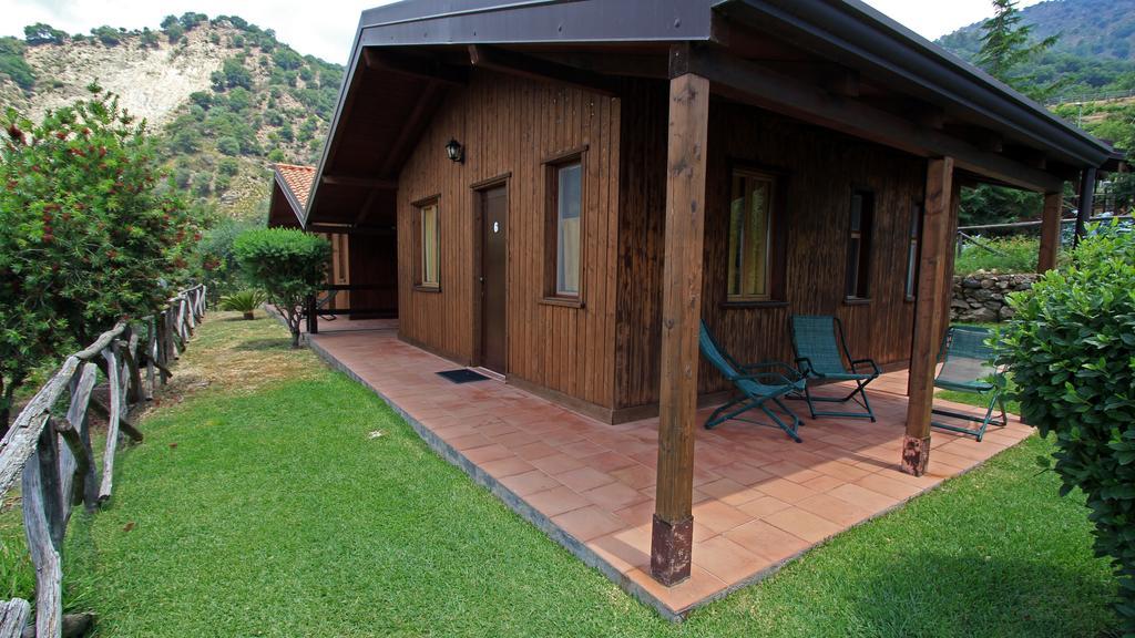 Agriturismo San Cataldo Motta Camastra Ruang foto