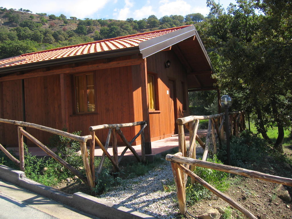 Agriturismo San Cataldo Motta Camastra Bagian luar foto